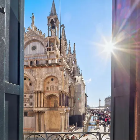 Bellevue Luxury - San Marco Luxury Bed & Breakfast 4*